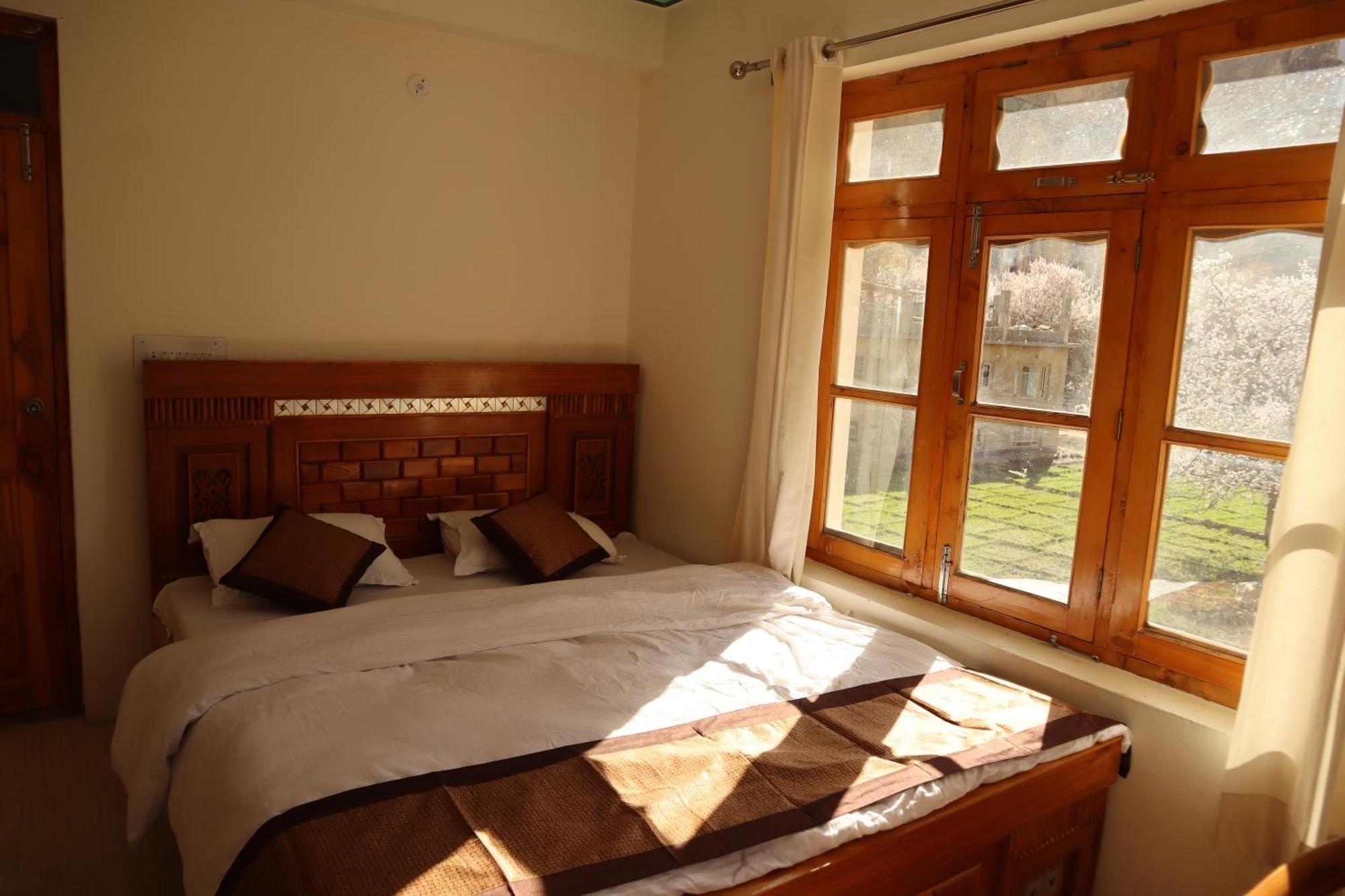 Hotel Duktuk Turtok Zewnętrze zdjęcie